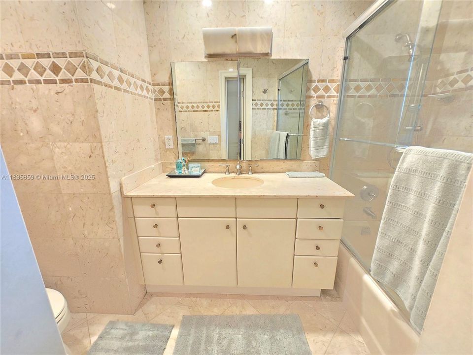 Active With Contract: $2,679,000 (4 beds, 4 baths, 4064 Square Feet)