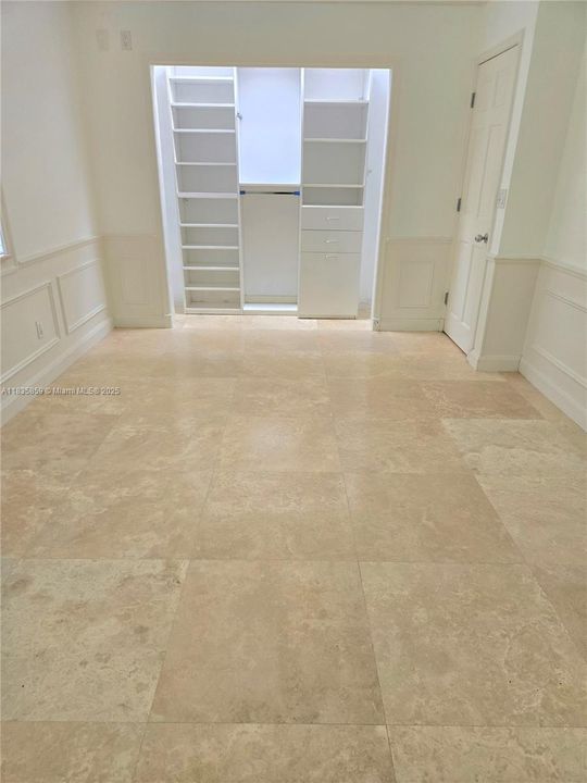 Active With Contract: $2,679,000 (4 beds, 4 baths, 4064 Square Feet)