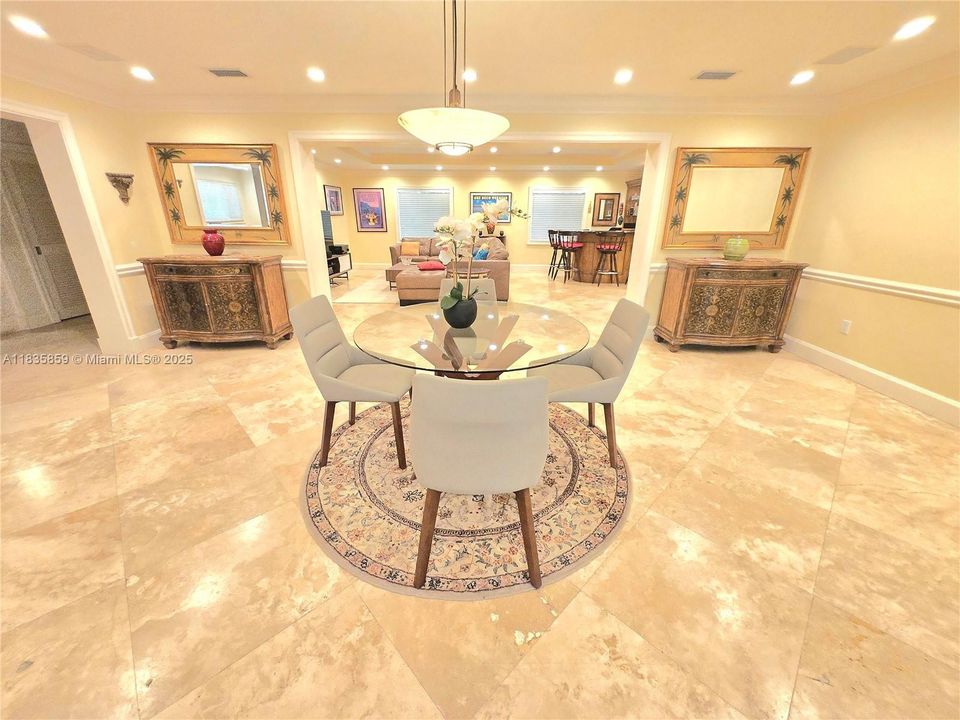 Active With Contract: $2,679,000 (4 beds, 4 baths, 4064 Square Feet)