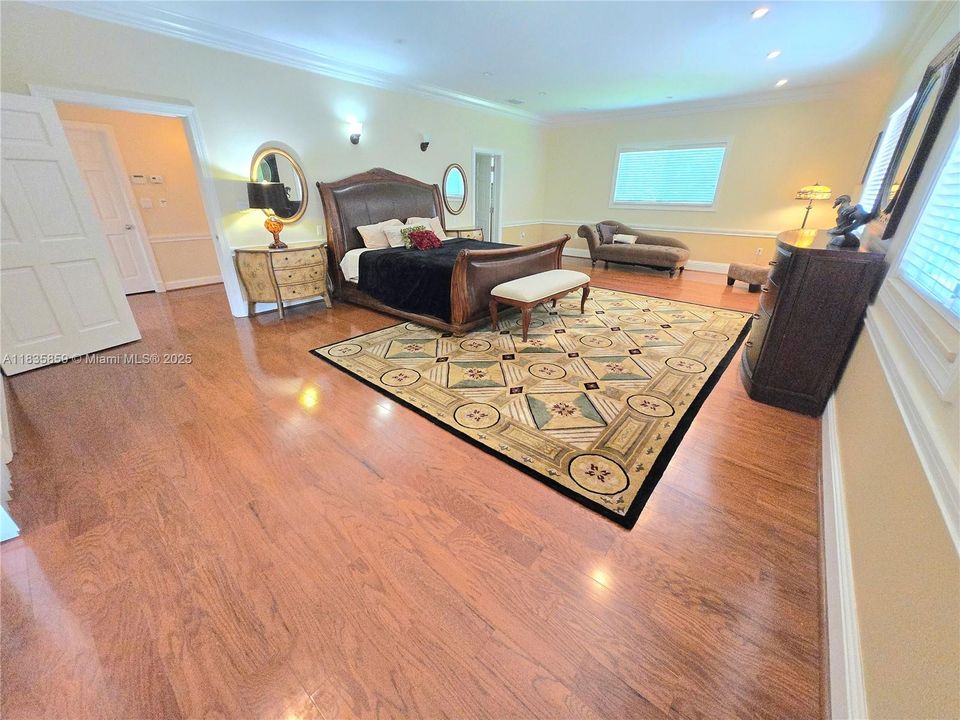 Active With Contract: $2,679,000 (4 beds, 4 baths, 4064 Square Feet)