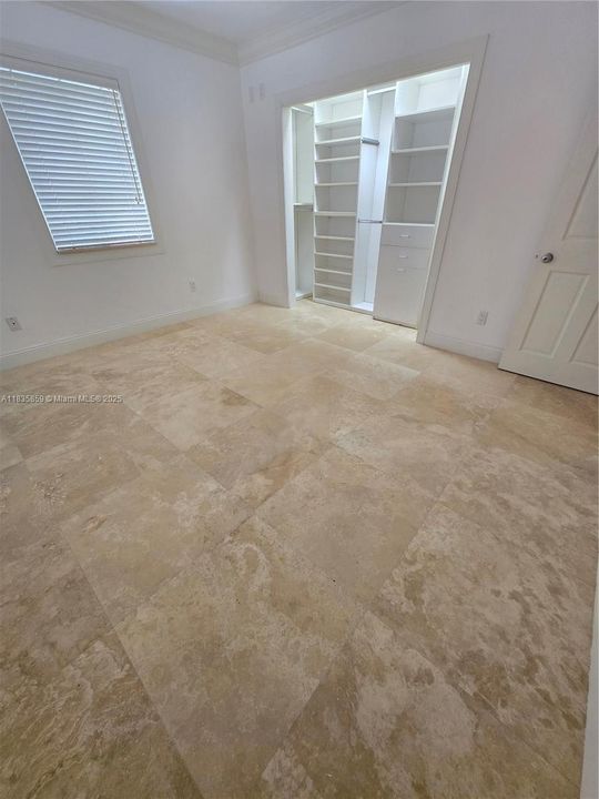 Active With Contract: $2,679,000 (4 beds, 4 baths, 4064 Square Feet)