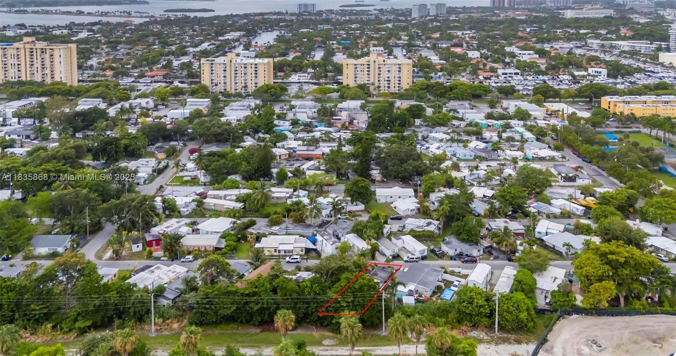 Recently Sold: $250,000 (1 beds, 1 baths, 610 Square Feet)