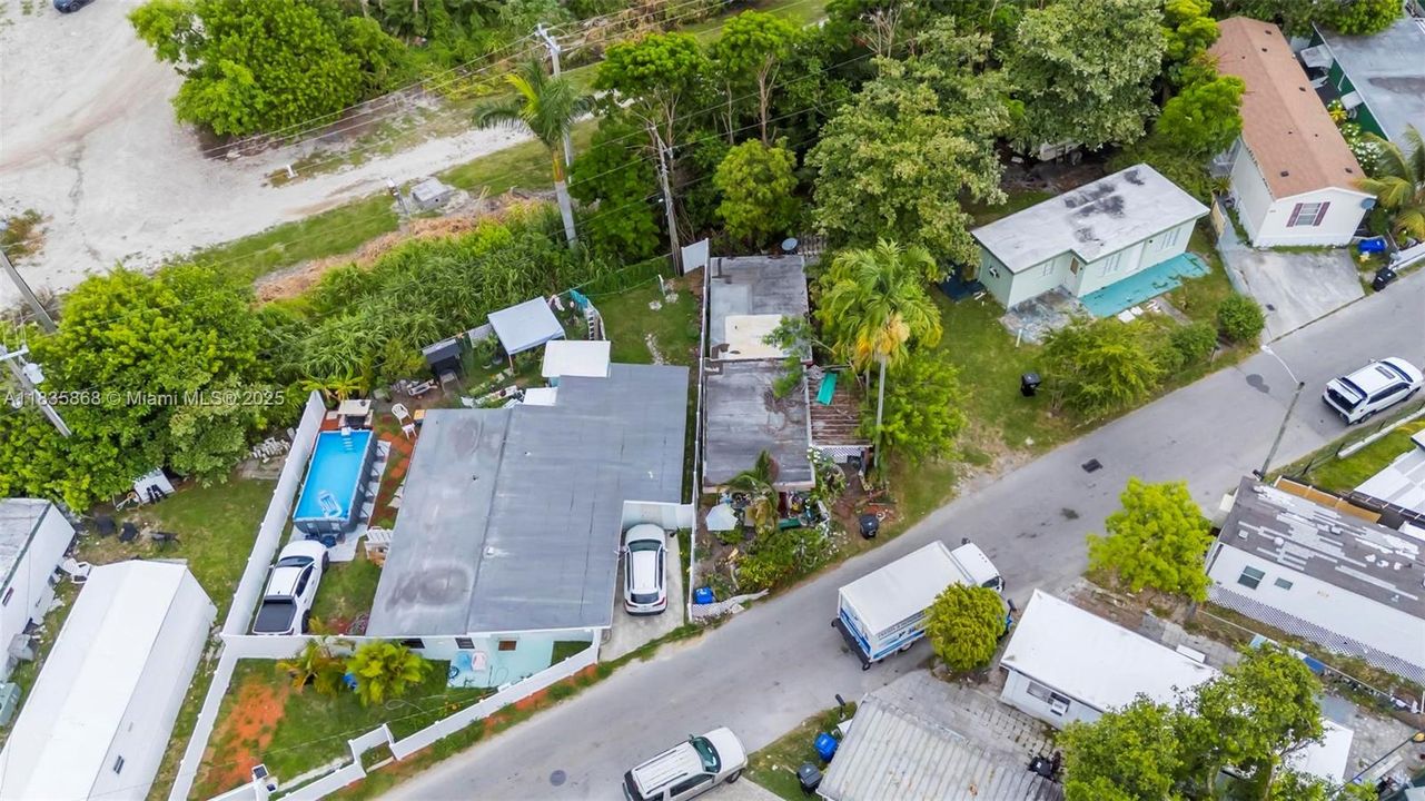 Recently Sold: $250,000 (1 beds, 1 baths, 610 Square Feet)