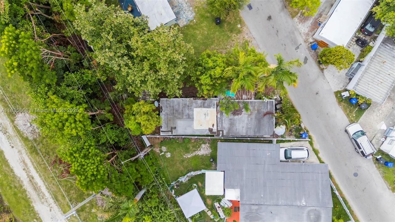 Recently Sold: $250,000 (1 beds, 1 baths, 610 Square Feet)