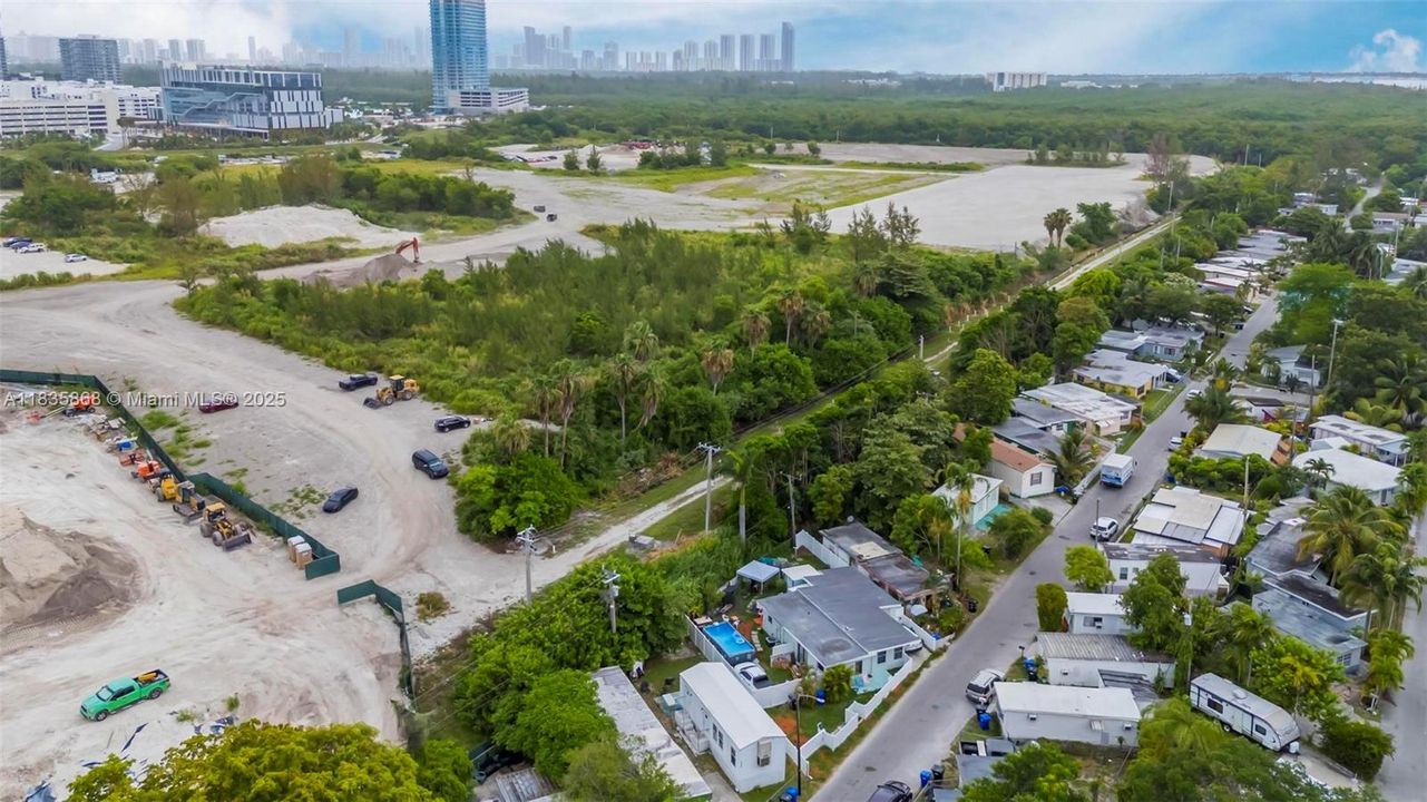 Recently Sold: $250,000 (1 beds, 1 baths, 610 Square Feet)