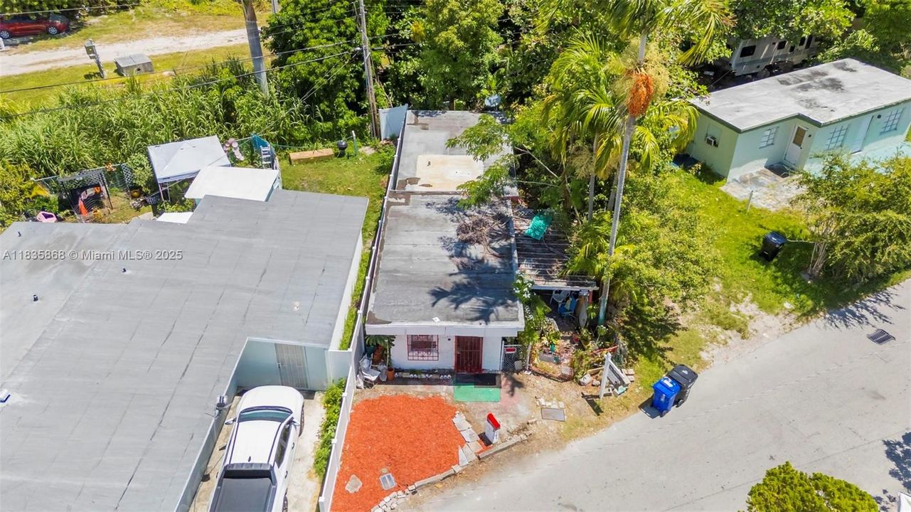 Recently Sold: $250,000 (1 beds, 1 baths, 610 Square Feet)