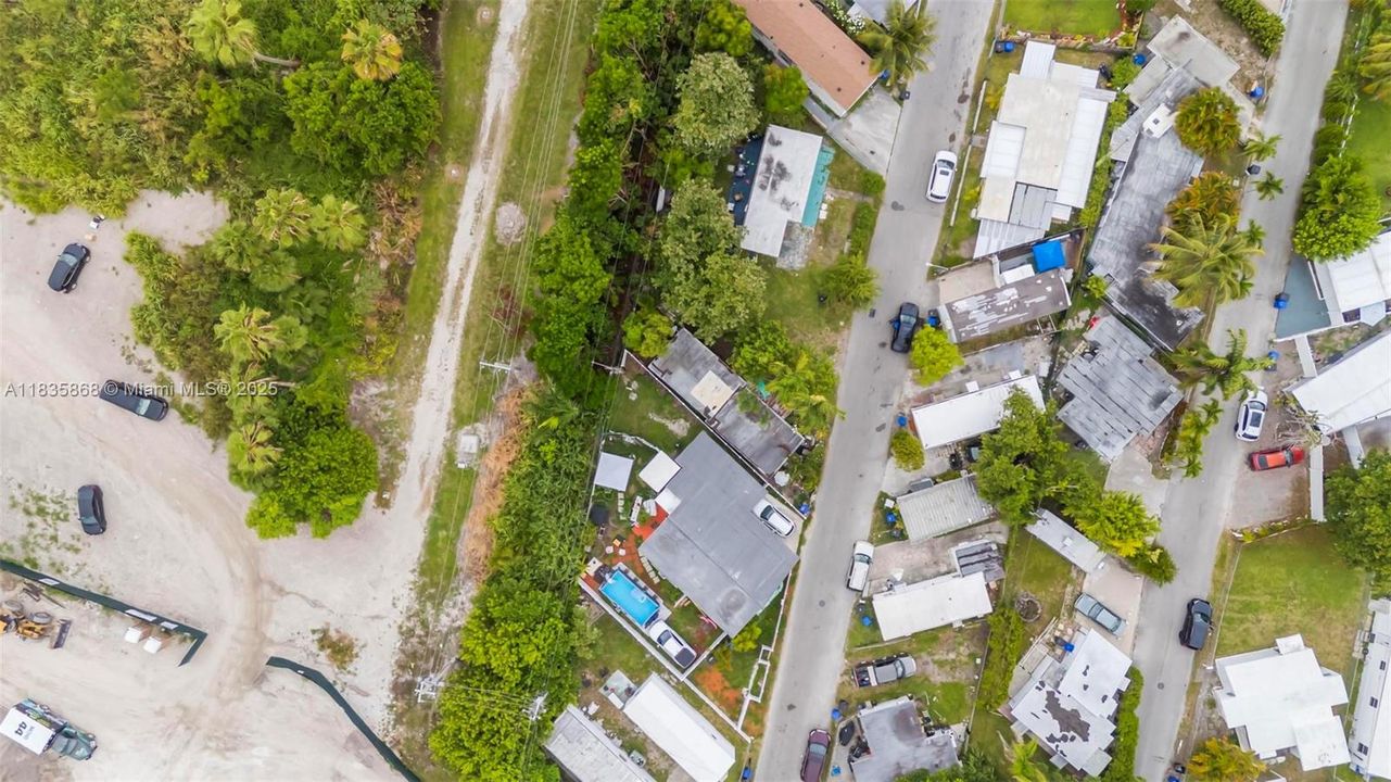 Recently Sold: $250,000 (1 beds, 1 baths, 610 Square Feet)