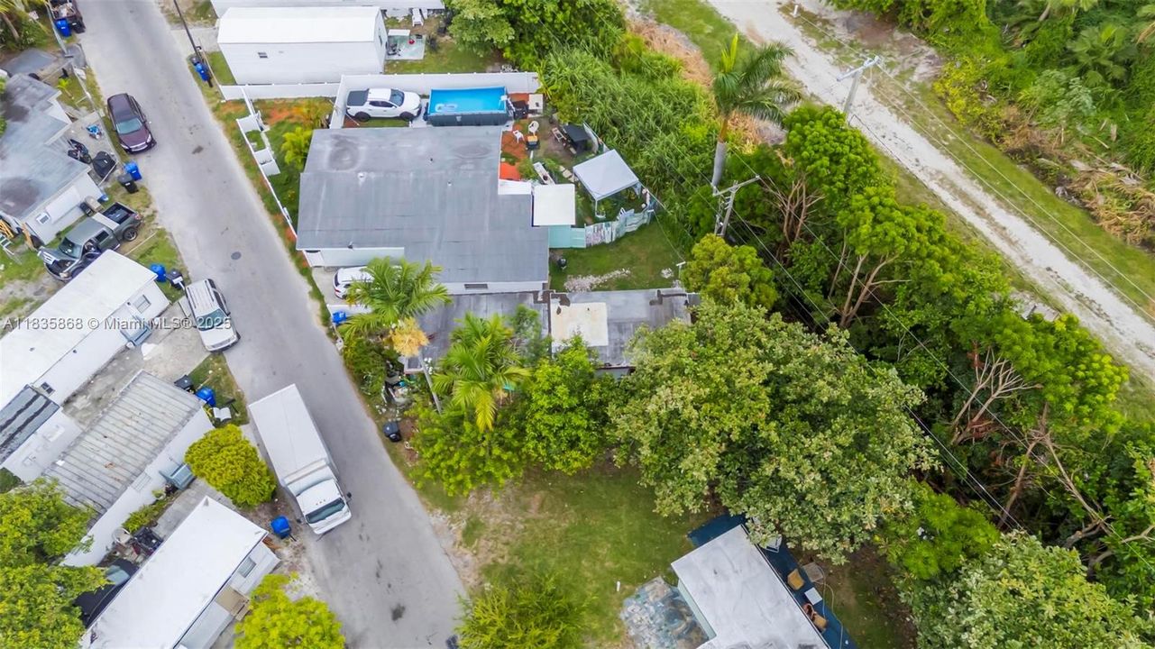 Recently Sold: $250,000 (1 beds, 1 baths, 610 Square Feet)