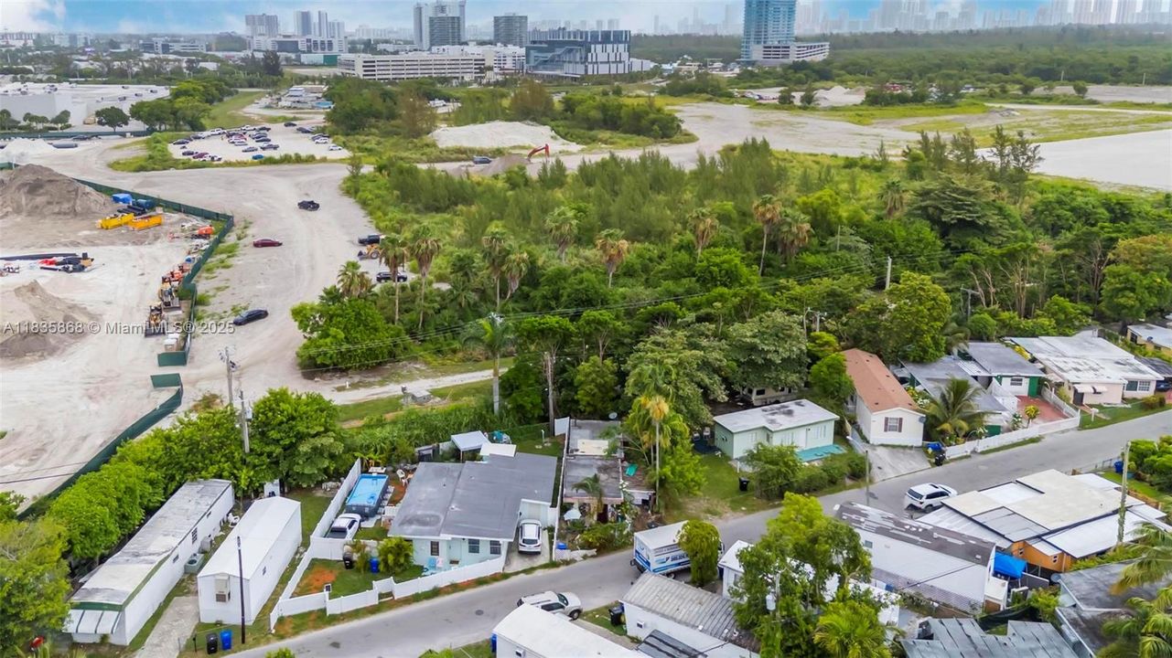 Recently Sold: $250,000 (1 beds, 1 baths, 610 Square Feet)