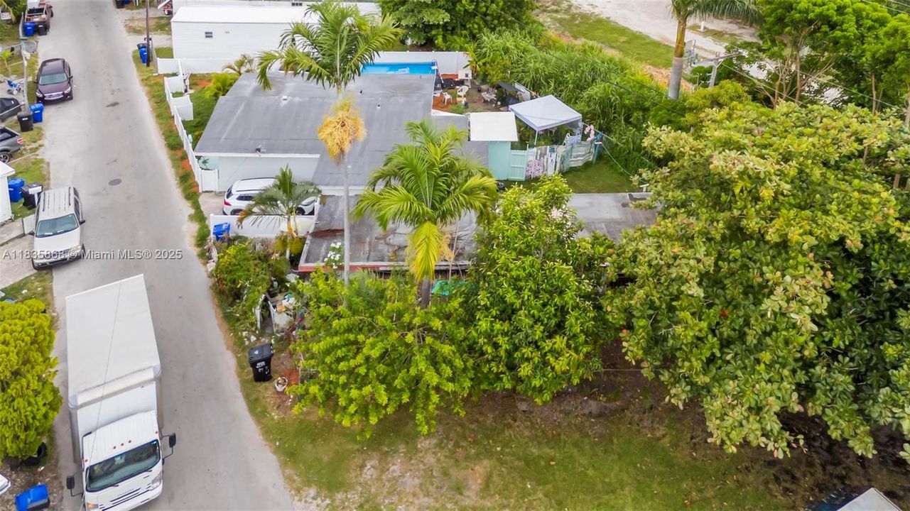 Recently Sold: $250,000 (1 beds, 1 baths, 610 Square Feet)