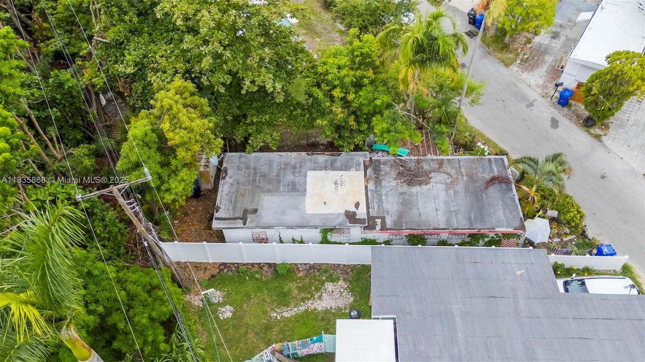 Recently Sold: $250,000 (1 beds, 1 baths, 610 Square Feet)