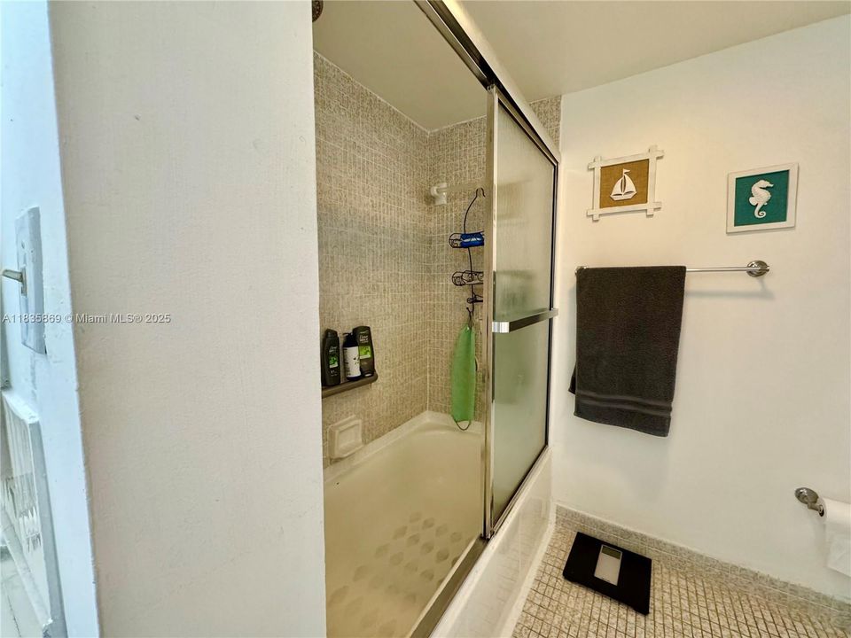 For Sale: $230,000 (0 beds, 1 baths, 762 Square Feet)