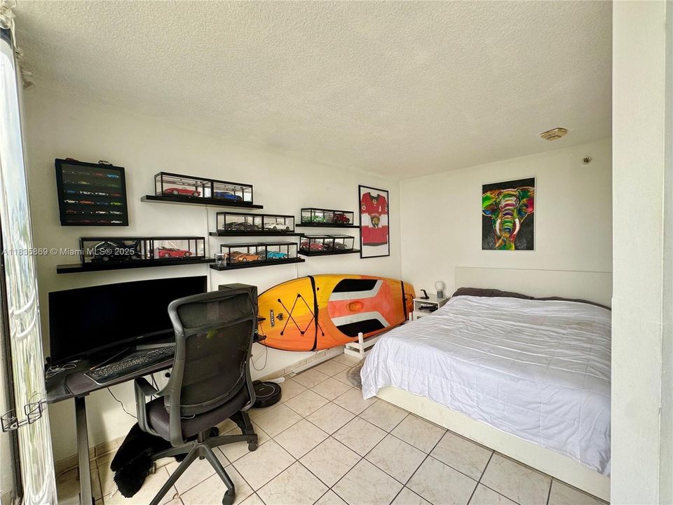 For Sale: $230,000 (0 beds, 1 baths, 762 Square Feet)