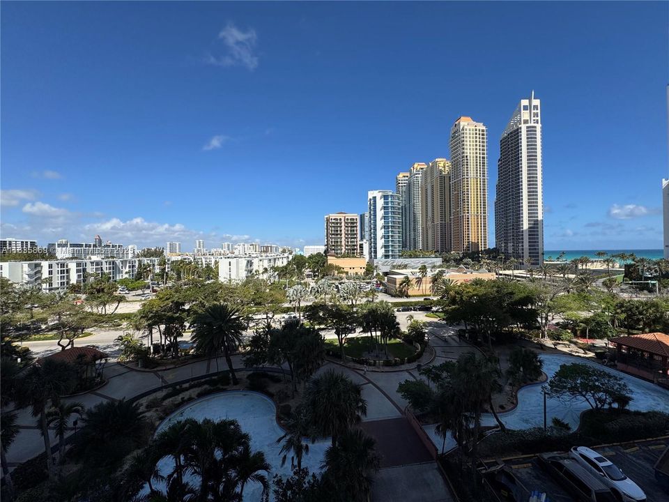 For Sale: $230,000 (0 beds, 1 baths, 762 Square Feet)