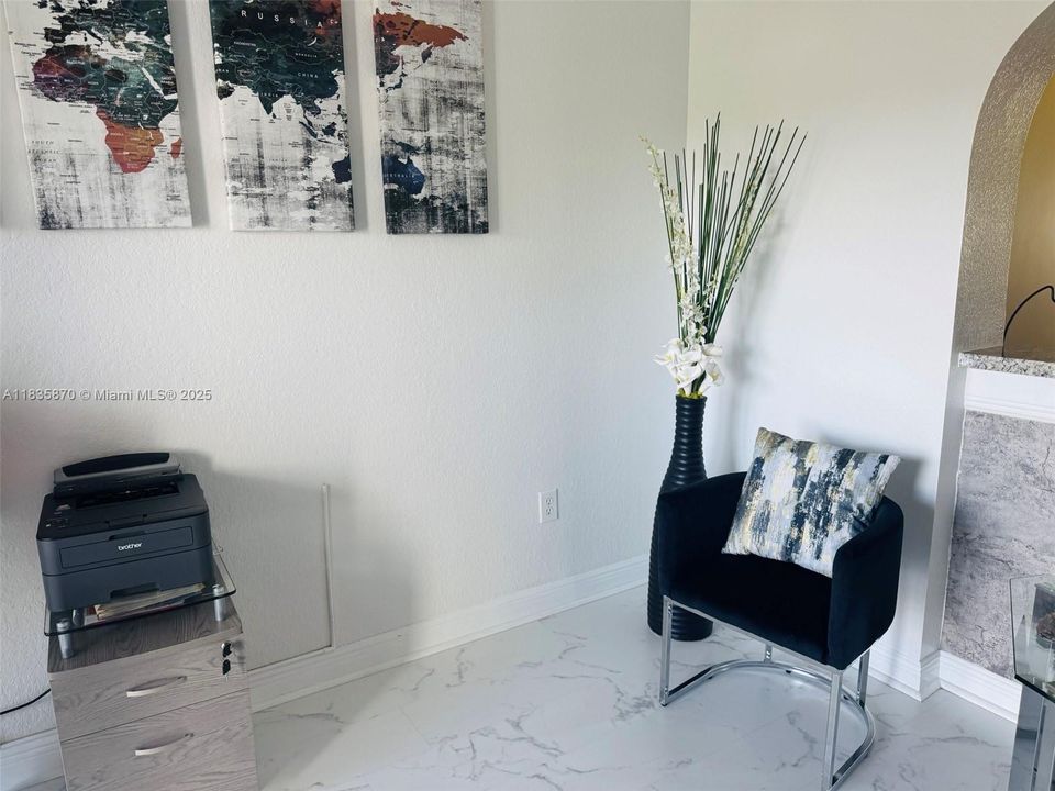 En Venta: $570,000 (3 camas, 2 baños, 1950 Pies cuadrados)