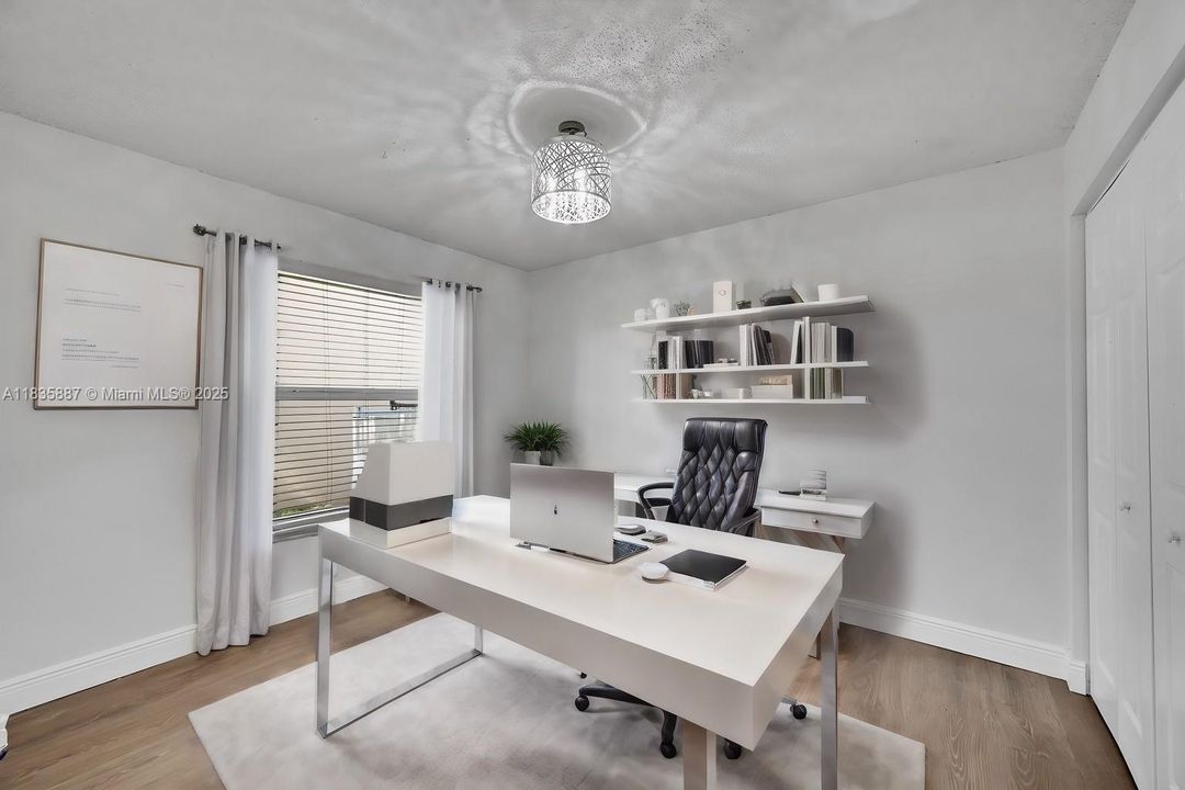 На продажу: $700,000 (3 спален, 2 ванн, 1842 Квадратных фут)