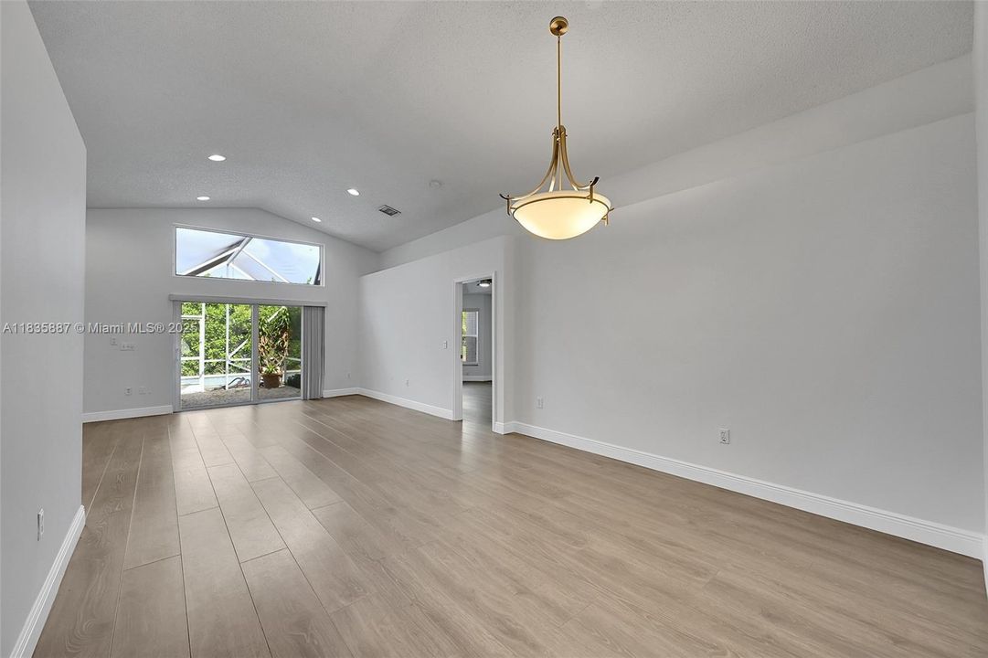 На продажу: $700,000 (3 спален, 2 ванн, 1842 Квадратных фут)