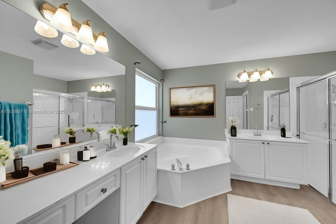 На продажу: $700,000 (3 спален, 2 ванн, 1842 Квадратных фут)