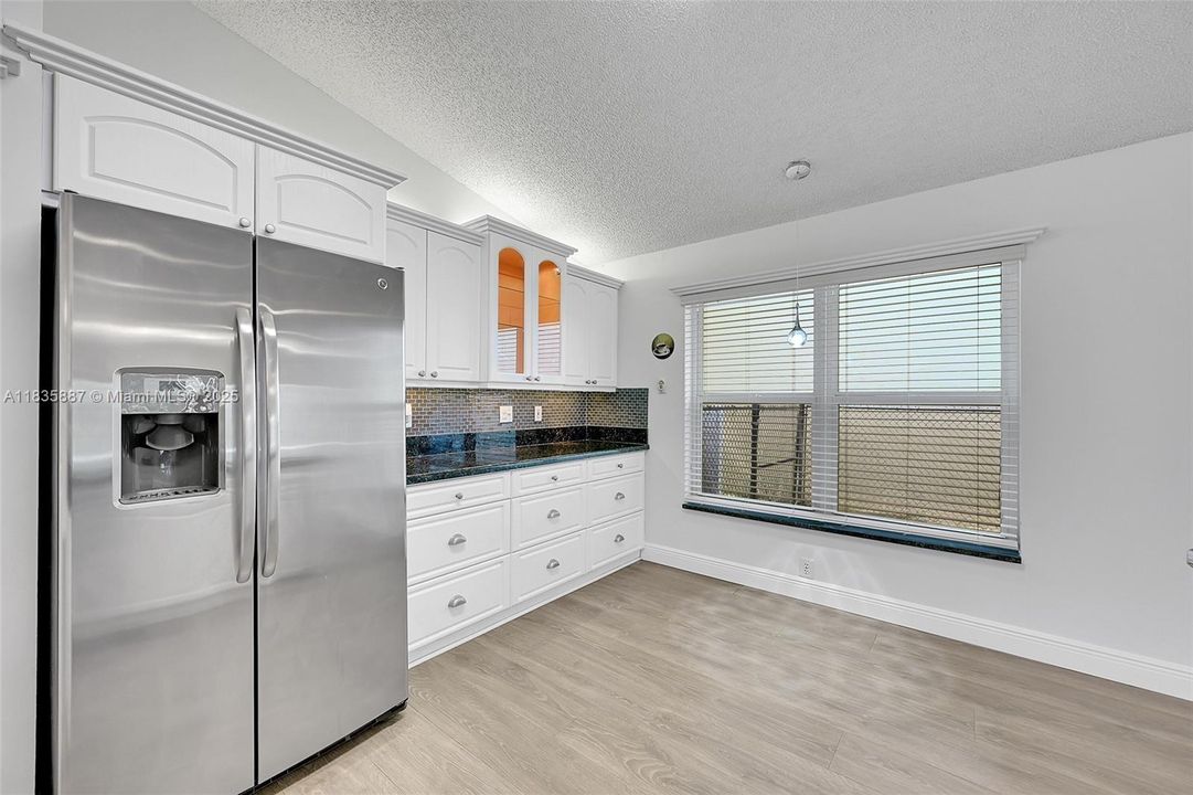 На продажу: $700,000 (3 спален, 2 ванн, 1842 Квадратных фут)