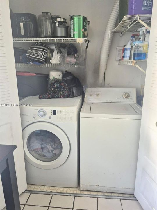 Под контрактом: $1,490 (2 спален, 2 ванн, 1000 Квадратных фут)