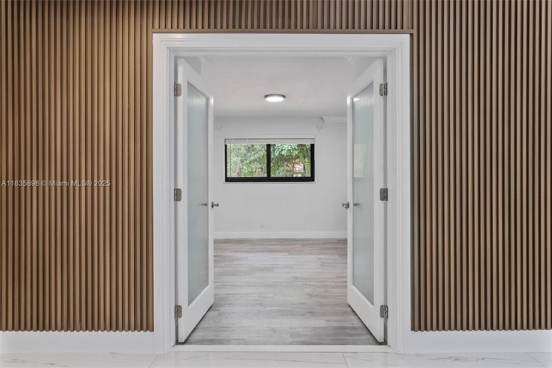 合同活跃: $1,399,999 (4 贝兹, 3 浴室, 2674 平方英尺)