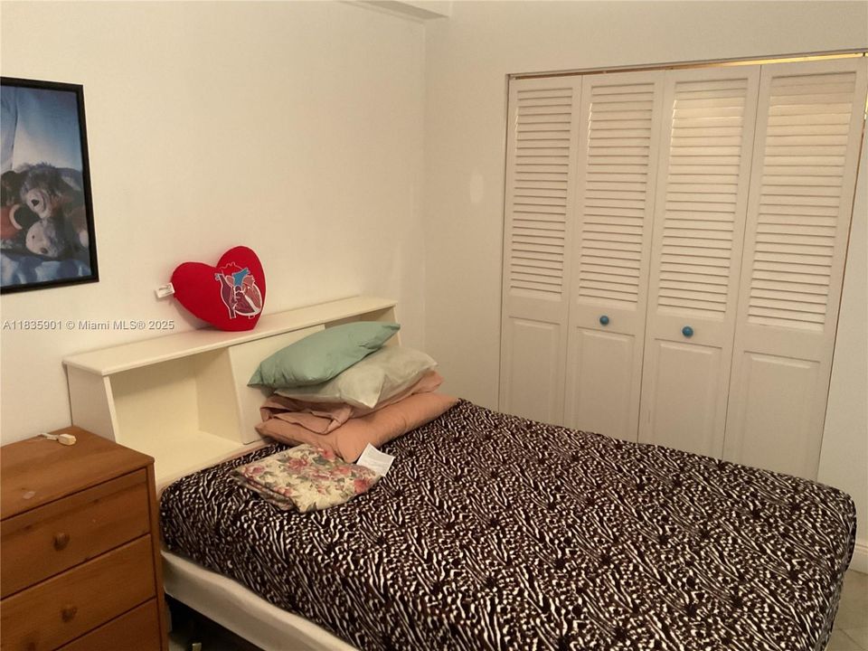 For Sale: $280,000 (2 beds, 2 baths, 1094 Square Feet)