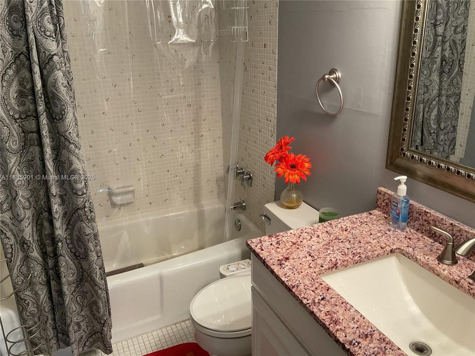 For Sale: $280,000 (2 beds, 2 baths, 1094 Square Feet)