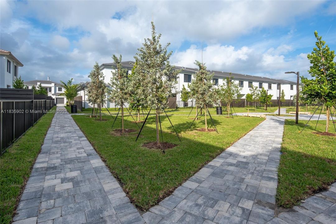 最近租的: $7,500 (4 贝兹, 3 浴室, 2378 平方英尺)