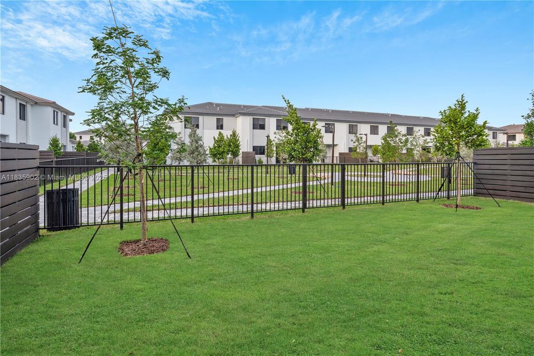 最近租的: $7,500 (4 贝兹, 3 浴室, 2378 平方英尺)