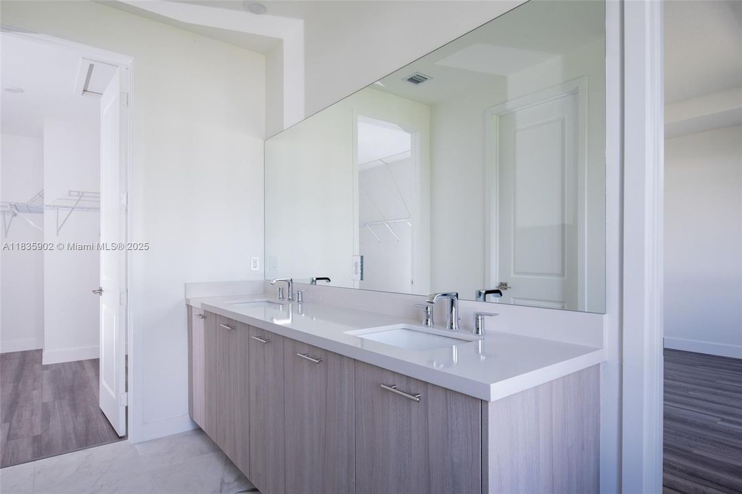 最近租的: $7,500 (4 贝兹, 3 浴室, 2378 平方英尺)