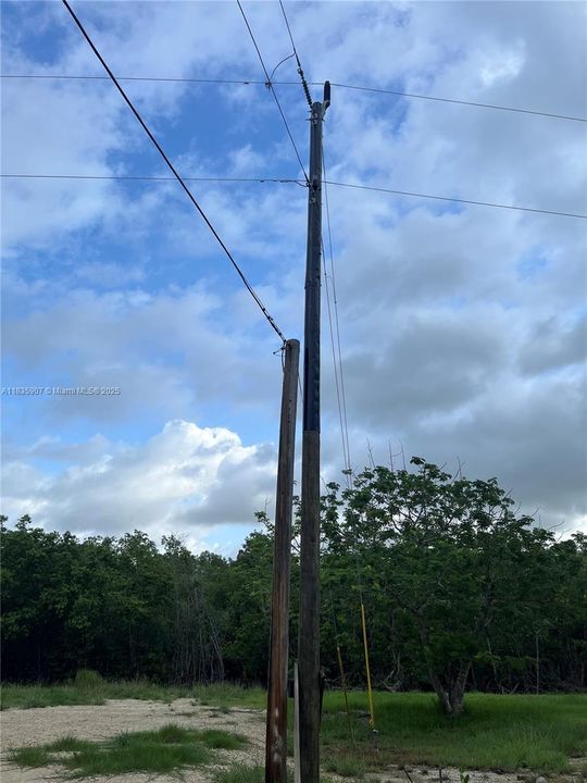 待售: $100,000 (0.14 acres)