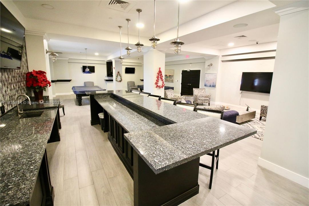 En Venta: $226,000 (0 camas, 1 baños, 590 Pies cuadrados)