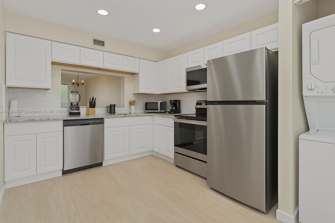 Activo con contrato: $149,000 (2 camas, 2 baños, 852 Pies cuadrados)