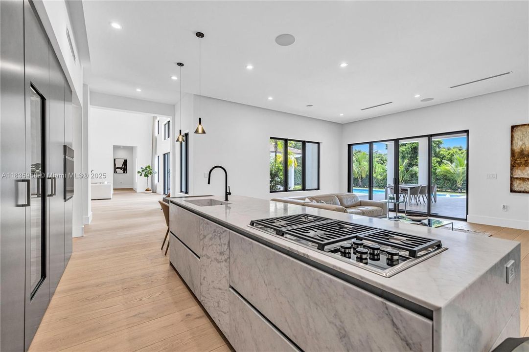 For Sale: $5,800,000 (6 beds, 6 baths, 6086 Square Feet)