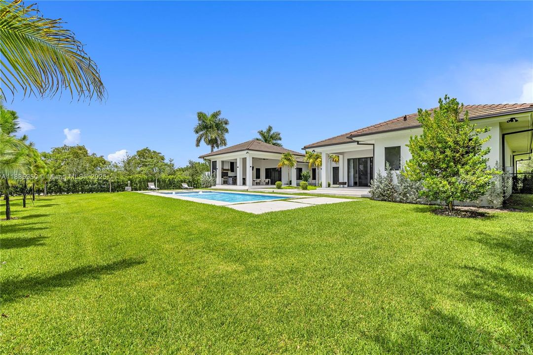 For Sale: $5,800,000 (6 beds, 6 baths, 6086 Square Feet)