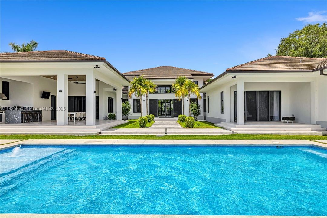For Sale: $5,800,000 (6 beds, 6 baths, 6086 Square Feet)