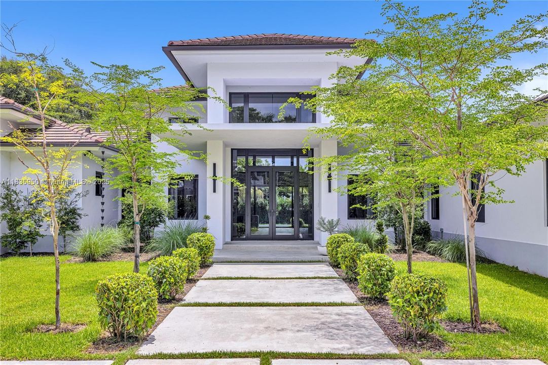 For Sale: $5,800,000 (6 beds, 6 baths, 6086 Square Feet)