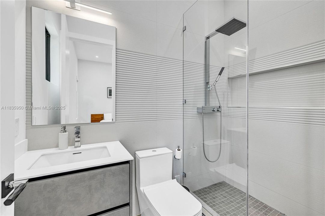 For Sale: $5,800,000 (6 beds, 6 baths, 6086 Square Feet)