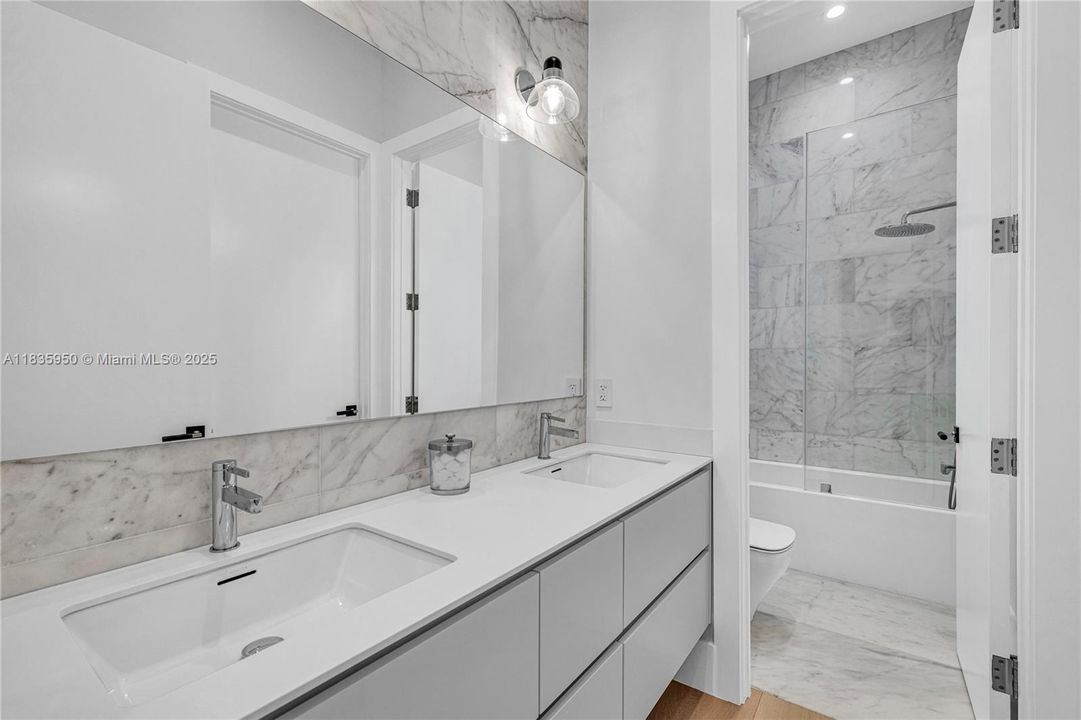 For Sale: $5,800,000 (6 beds, 6 baths, 6086 Square Feet)