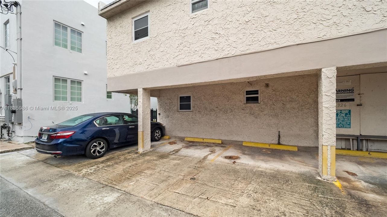 Recently Sold: $285,000 (1 beds, 1 baths, 686 Square Feet)