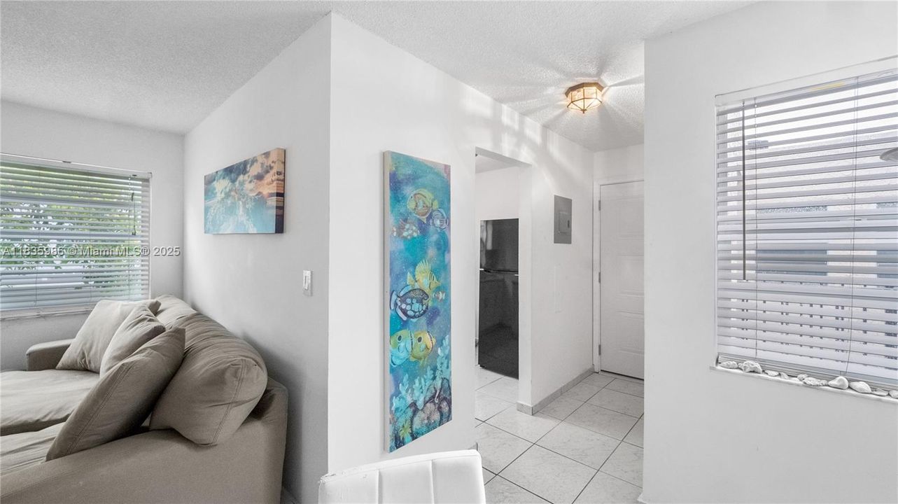Recently Sold: $285,000 (1 beds, 1 baths, 686 Square Feet)