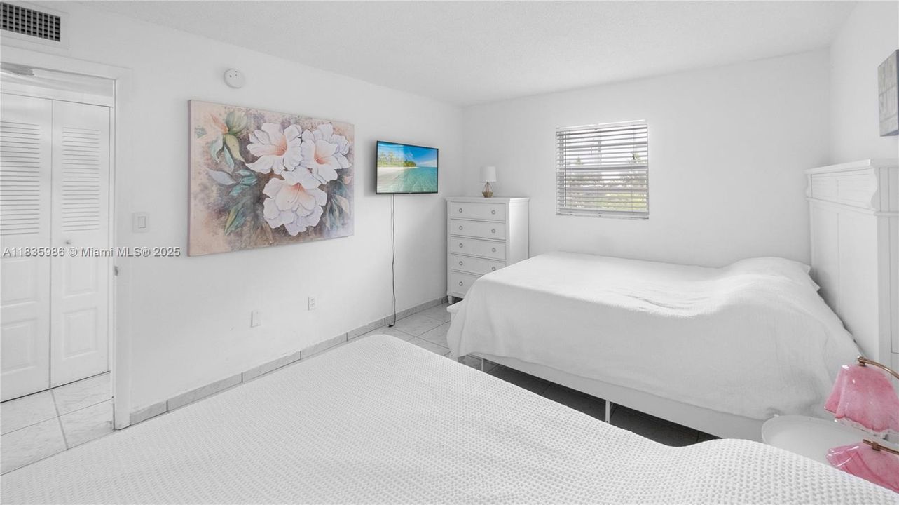 Recently Sold: $285,000 (1 beds, 1 baths, 686 Square Feet)