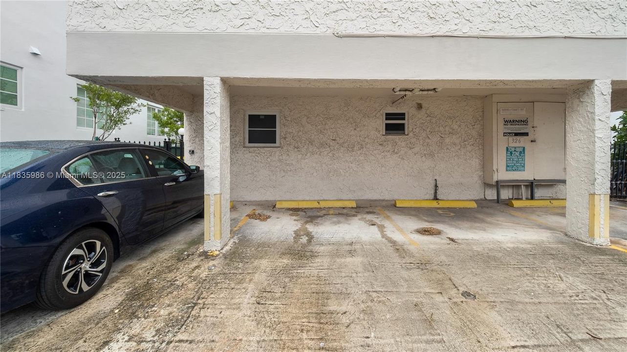 Recently Sold: $285,000 (1 beds, 1 baths, 686 Square Feet)