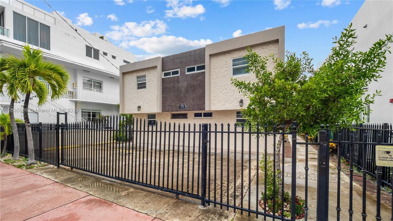 Recently Sold: $285,000 (1 beds, 1 baths, 686 Square Feet)