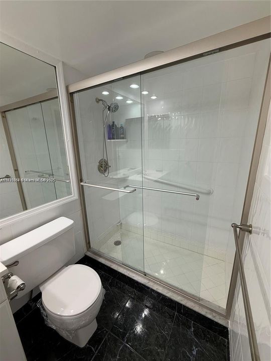 Active With Contract: $79,000 (1 beds, 1 baths, 720 Square Feet)