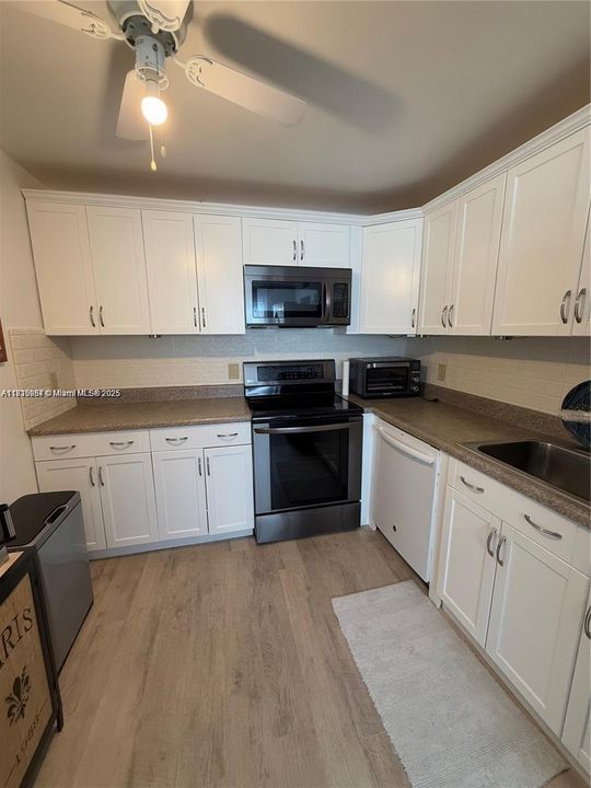 Active With Contract: $79,000 (1 beds, 1 baths, 720 Square Feet)