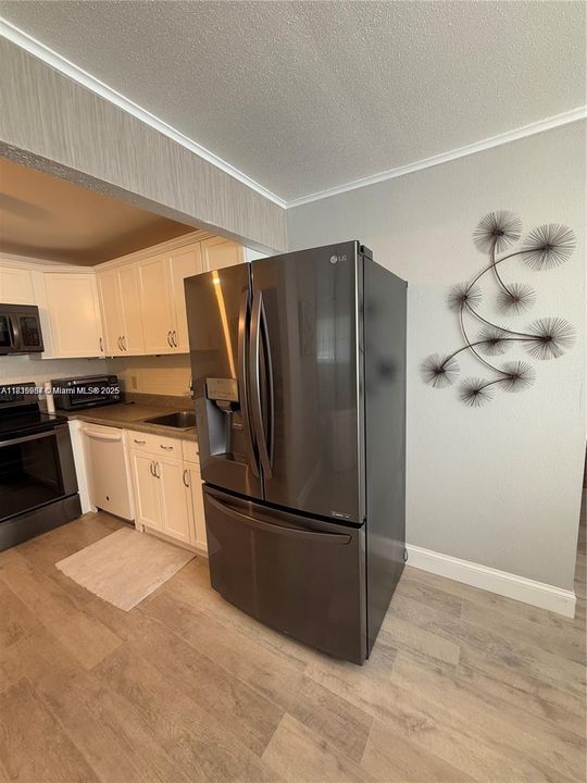 Active With Contract: $79,000 (1 beds, 1 baths, 720 Square Feet)