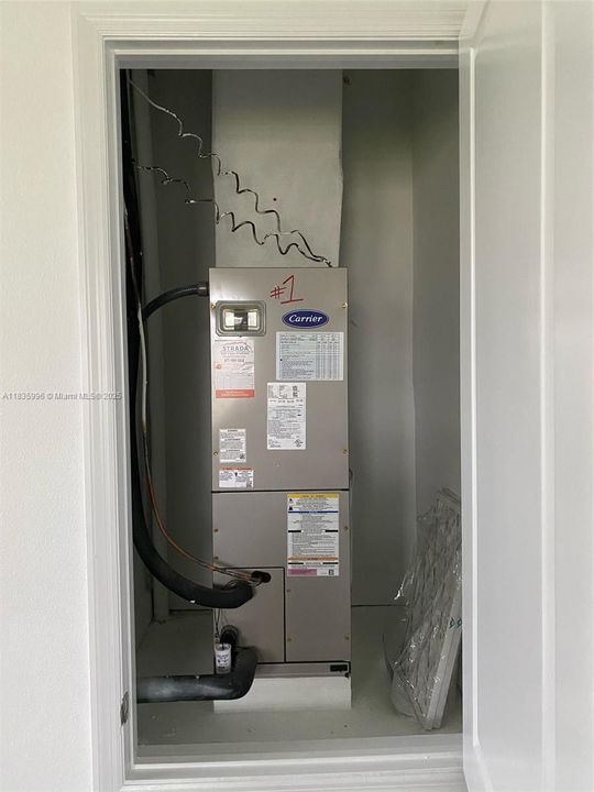 最近售出: $650,000 (5 贝兹, 3 浴室, 3453 平方英尺)