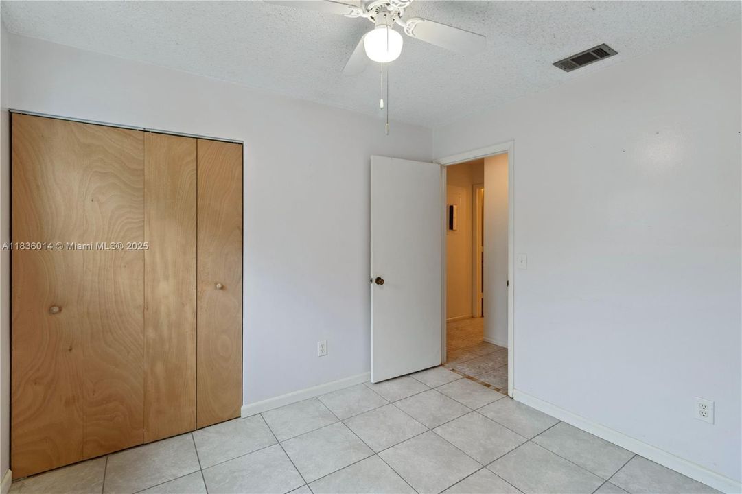 最近售出: $215,000 (3 贝兹, 2 浴室, 1148 平方英尺)