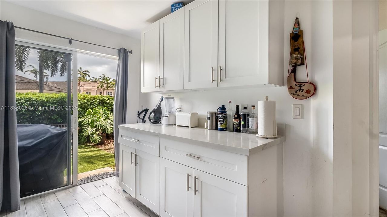 Active With Contract: $285,500 (2 beds, 2 baths, 815 Square Feet)